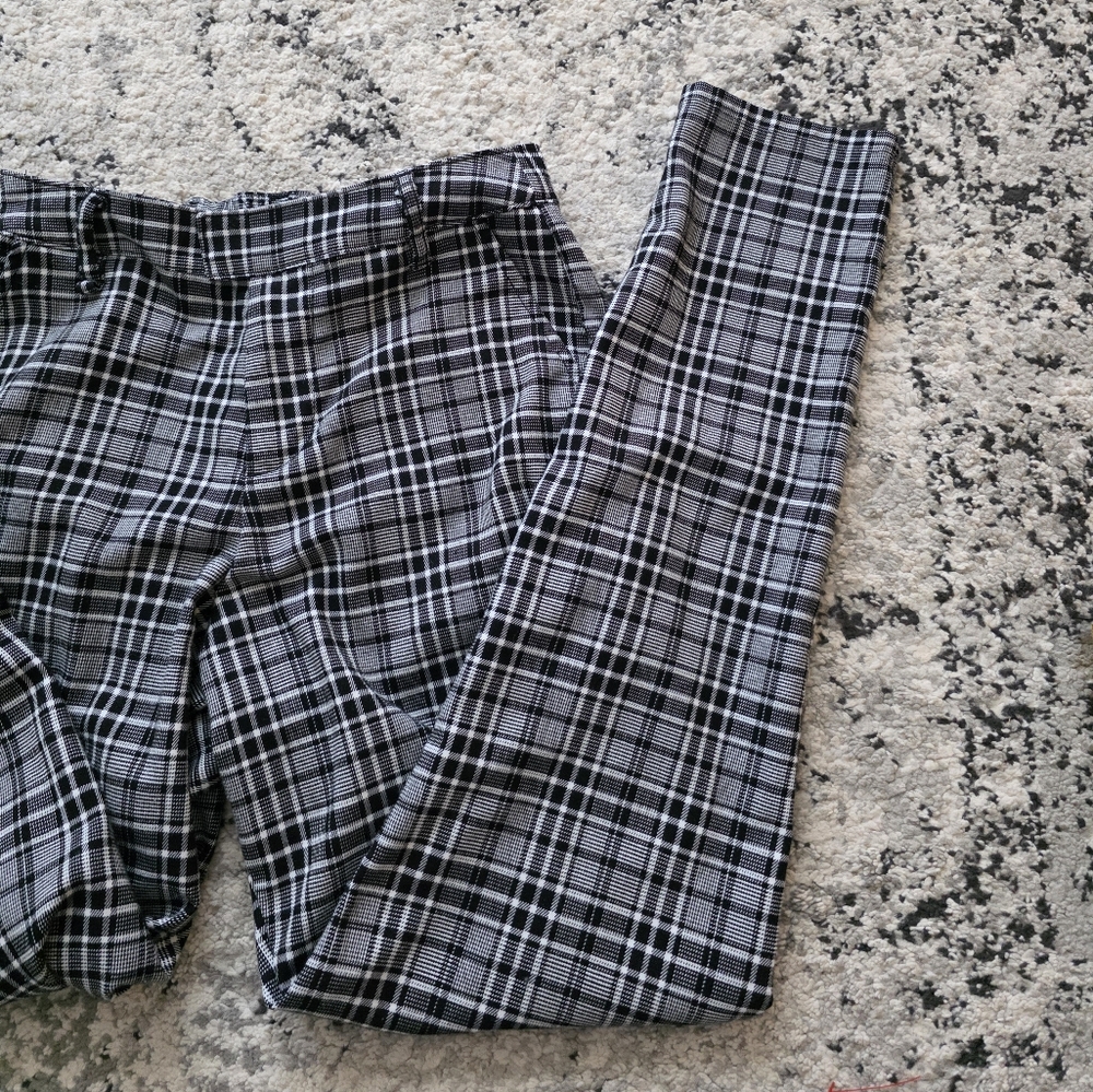 Hot Topic Plaid Straight Skinny Trouser Pants Womens Size S Black and White